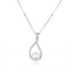 Beneto Elegantný strieborný náhrdelník s pravou perlou AGS984/47P