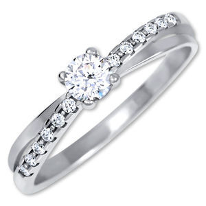 Brilio Pôvabný prsteň s kryštálmi z bieleho zlata 229 001 00810 07 52 mm