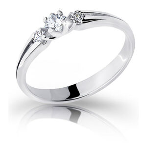 Cutie Diamonds Elegantný zásnubný prsteň z bieleho zlata s diamantmi DZ6866-2105-00-X-2 61 mm