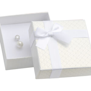 JK Box Biela darčeková krabička na súpravu šperkov s mašľou AT-5/A1