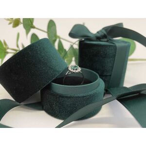 JK Box Smaragdová darčeková krabička na prsteň so stužkou LTR-3/P/A19