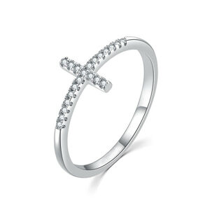 MOISS Elegantný strieborný prsteň s krížikom R00020 52 mm